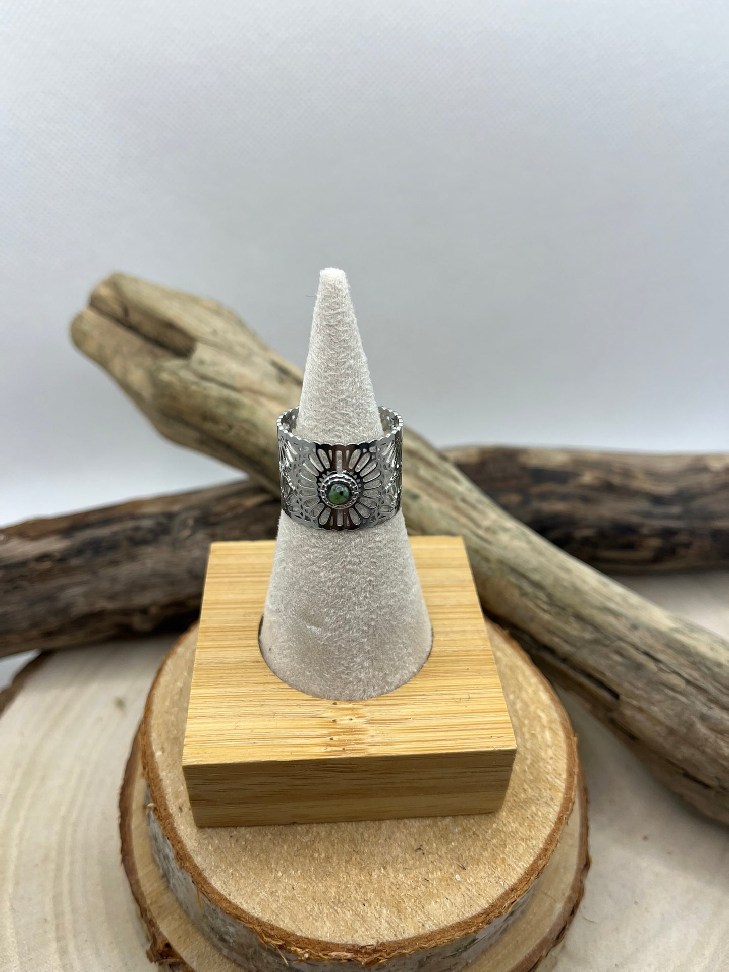 Bague large en Acier inoxydable ajustable mode et sa petite perles verte - Argenté