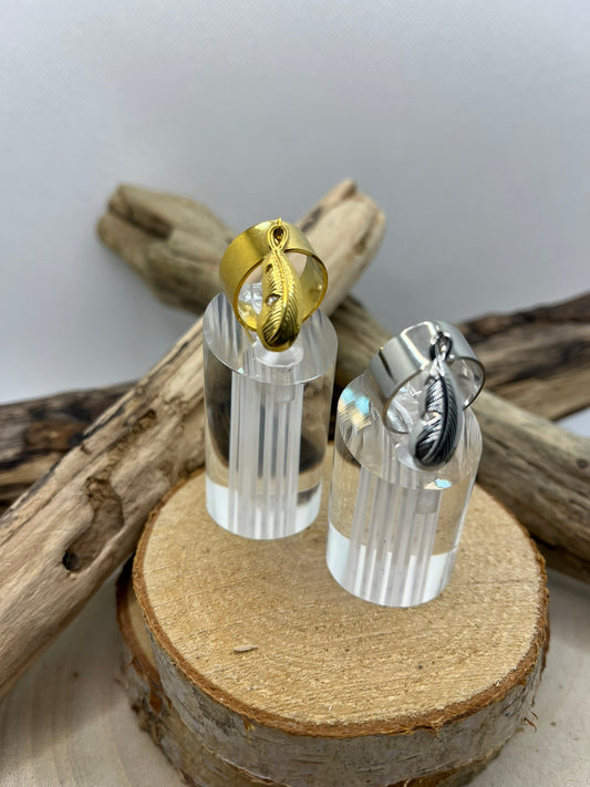 Bague acier inoxydable  breloque Plume et ajustable à la mode - Doré ou en Argenté