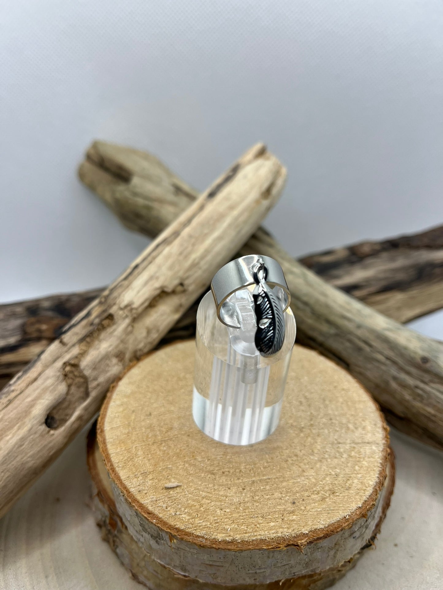 Bague acier inoxydable  breloque Plume et ajustable à la mode - Doré ou en Argenté
