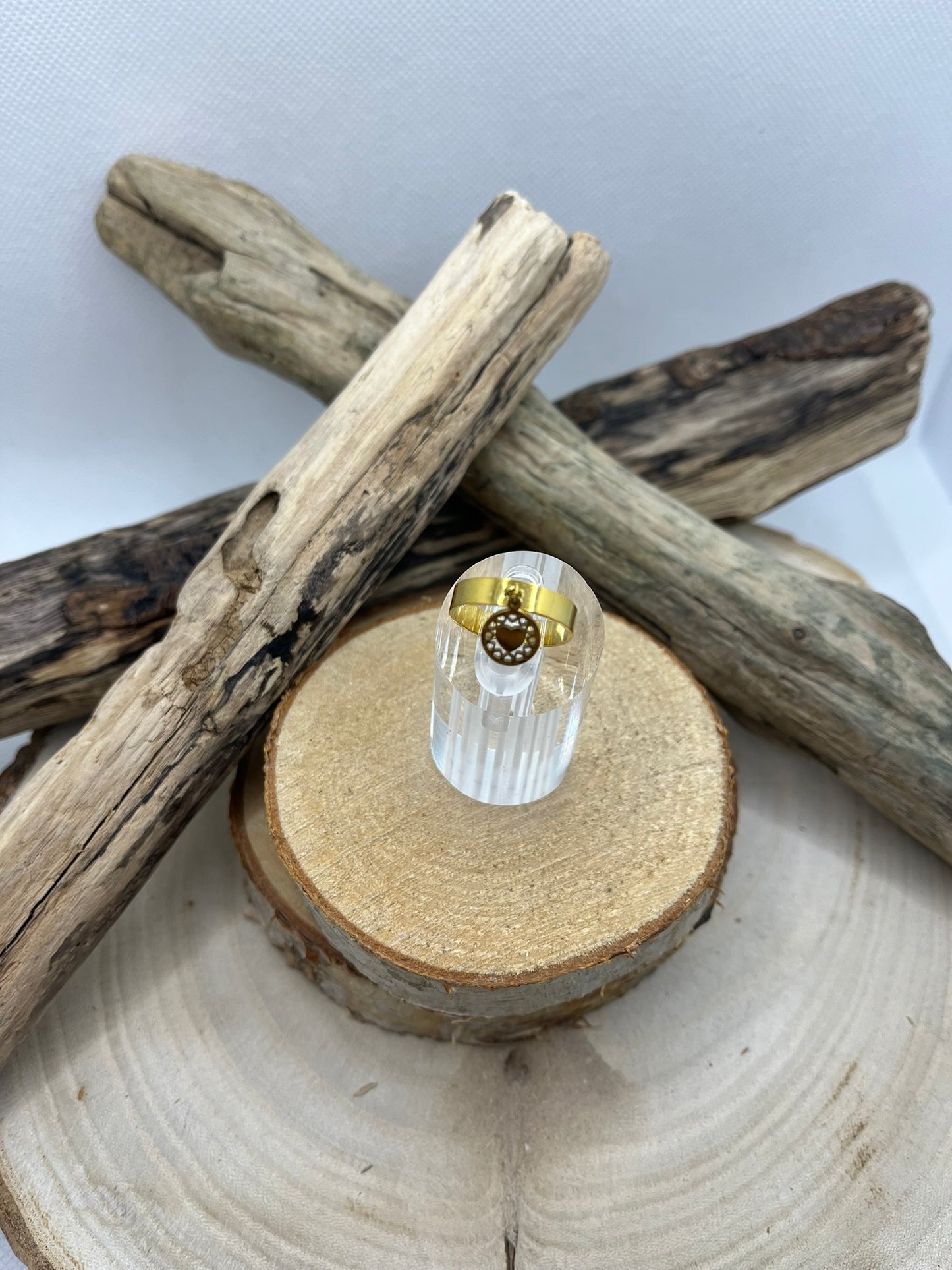 Bague acier inoxydable doré breloque avec une petit coeur  et ajustable