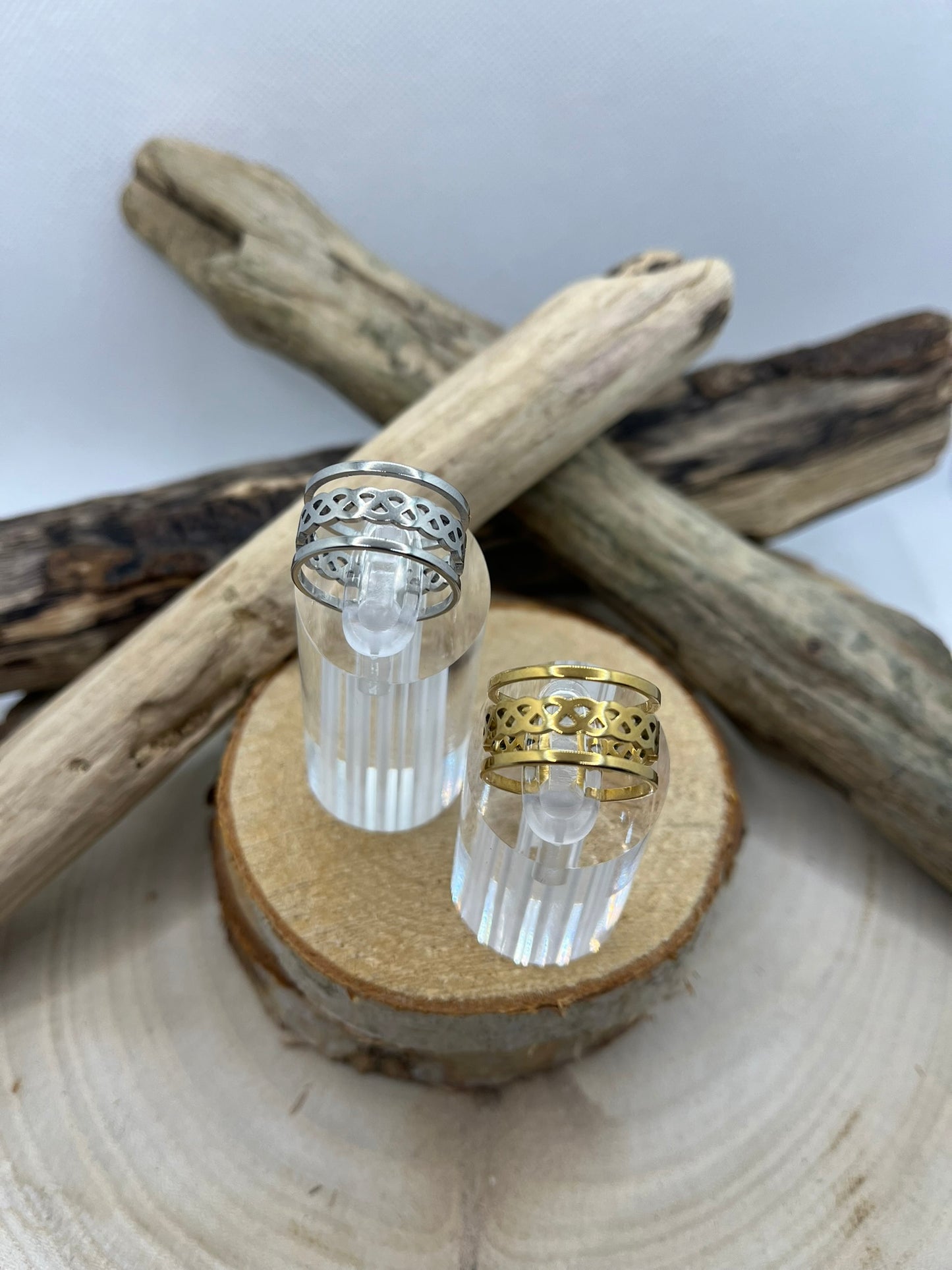 Bague en acier inoxydable prix raisonnable tendance couleur Doré ou en Argenté ajustable à la mode