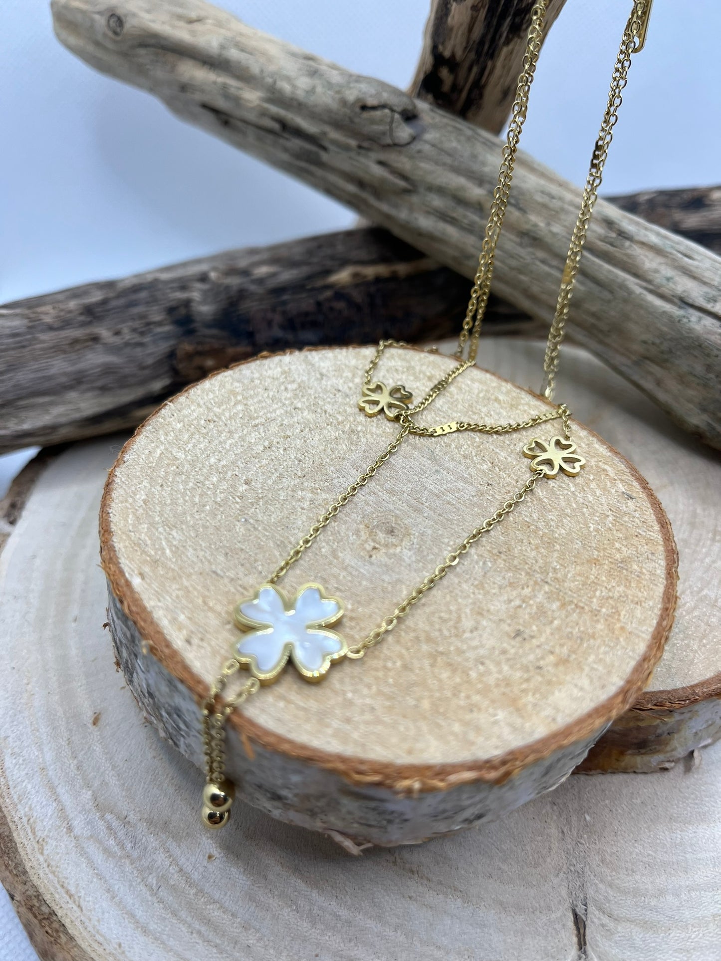 Collier Femme sur 2 Chaines fine Orné de 2 trèfles doré et un pendentif trèfle nacré  - Acier inoxydable doré