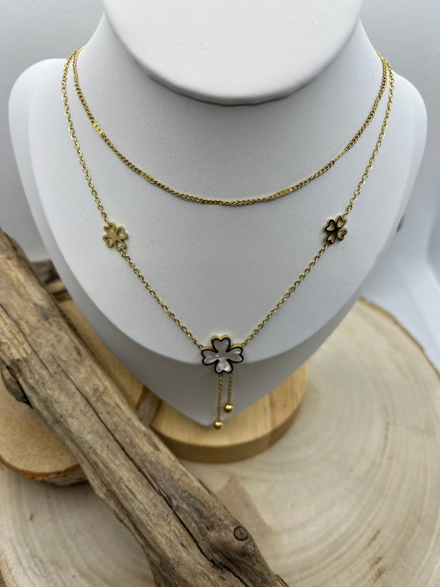 Collier Femme sur 2 Chaines fine Orné de 2 trèfles doré et un pendentif trèfle nacré  - Acier inoxydable doré