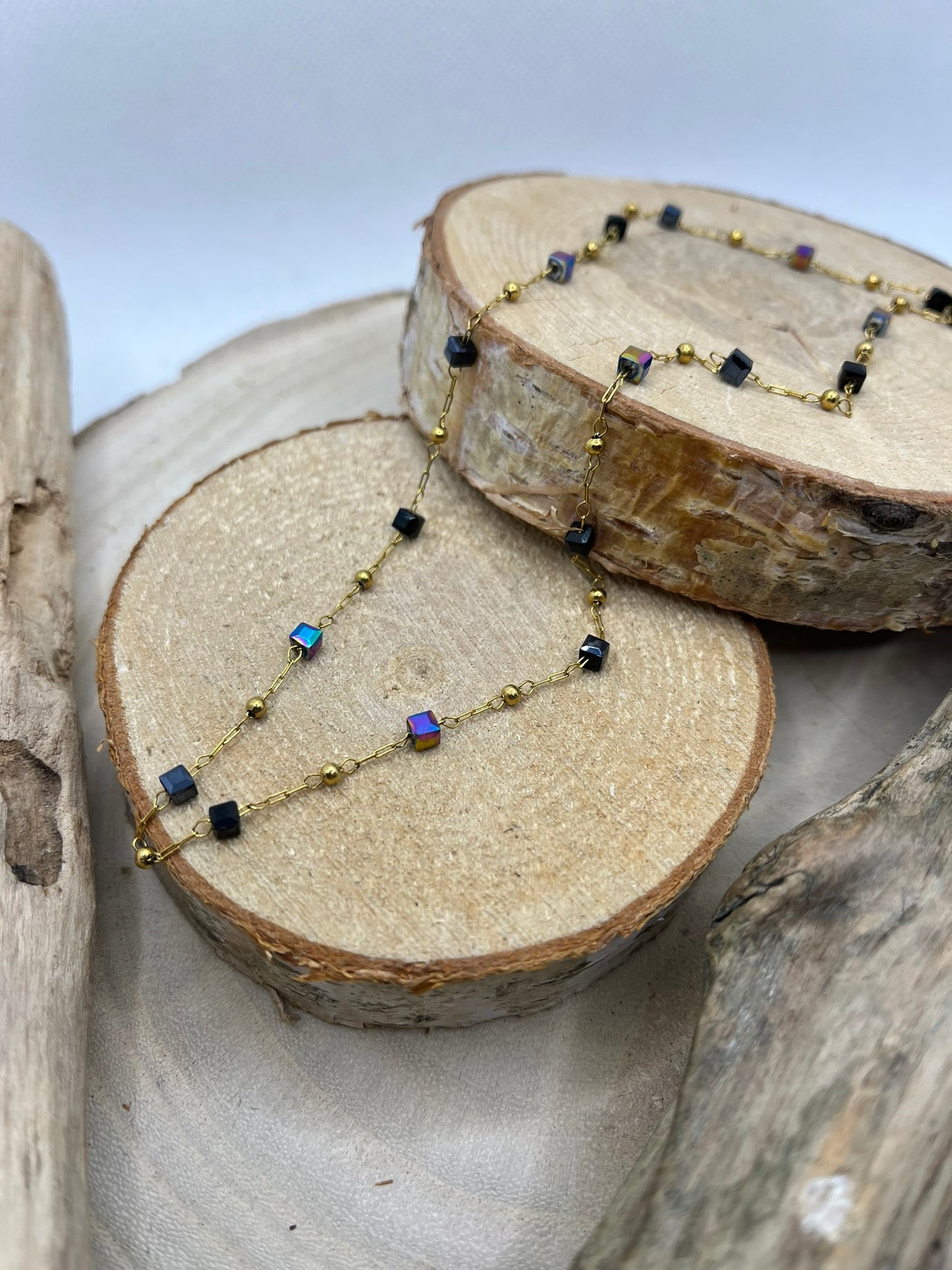 Collier Femme Chaine fine ornés de strass de couleurs - Acier Inoxydable doré