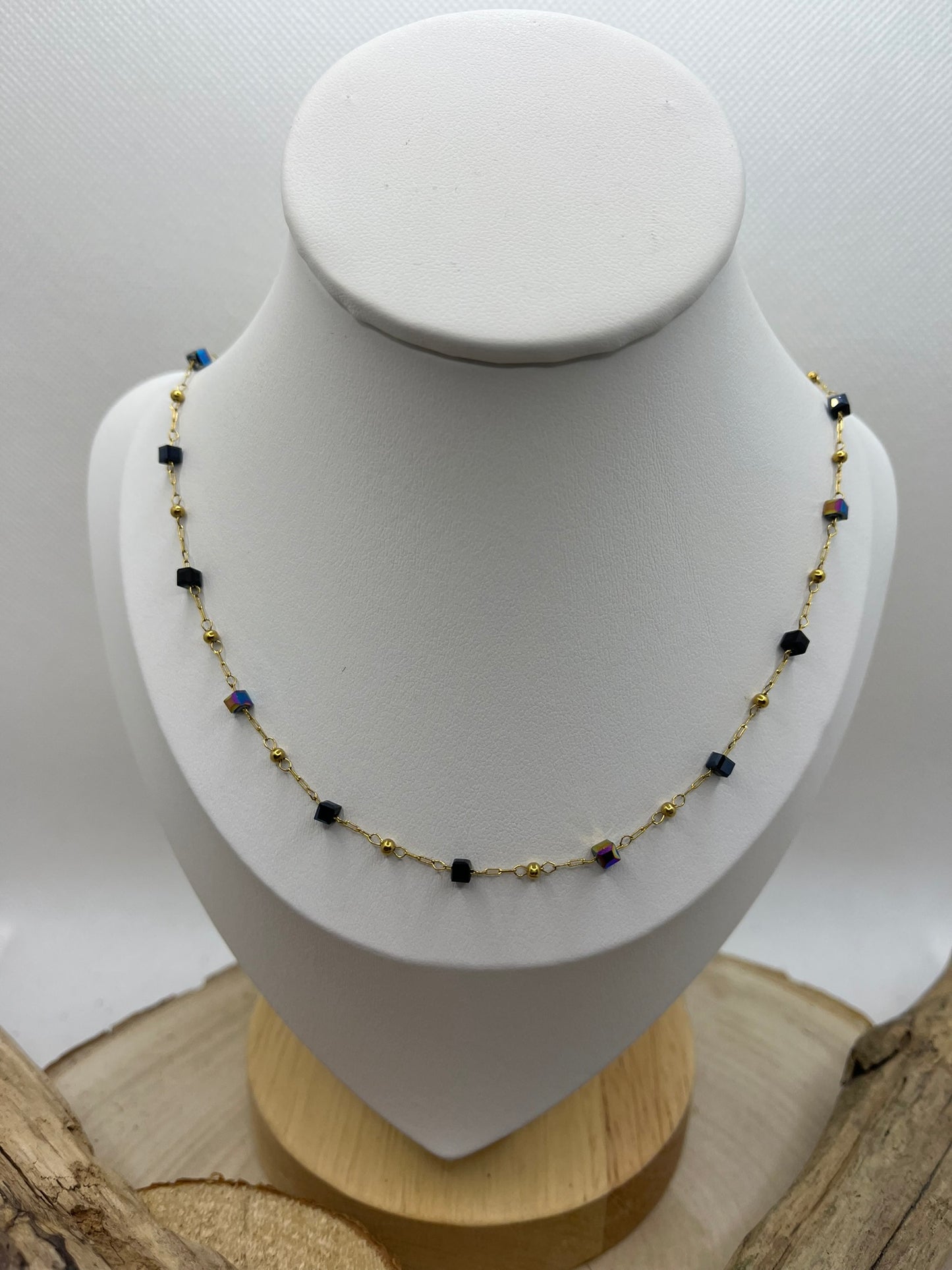 Collier Femme Chaine fine ornés de strass de couleurs - Acier Inoxydable doré