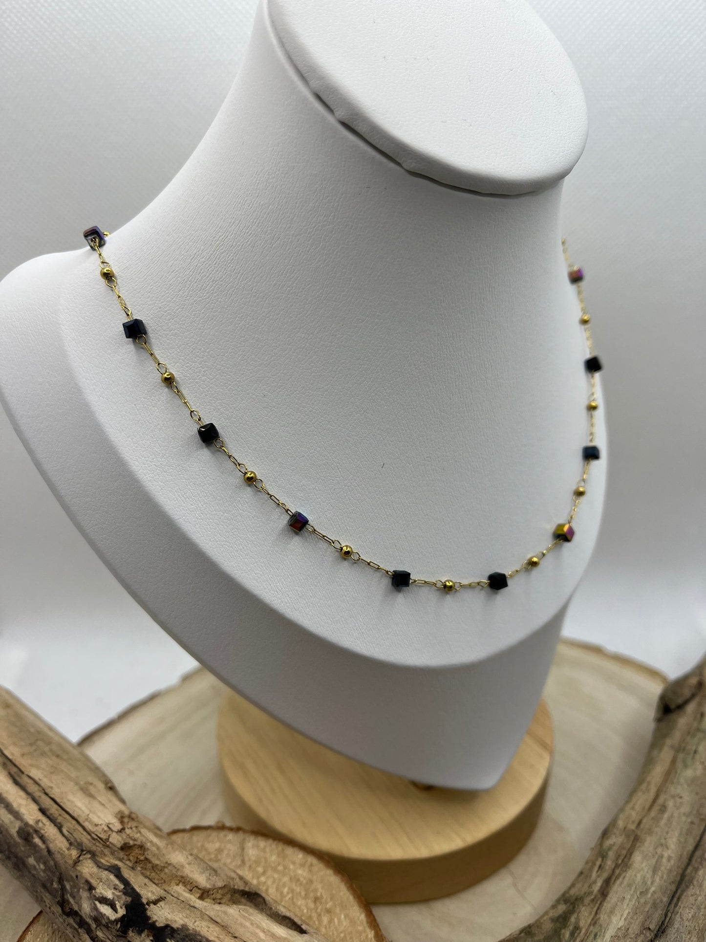 Collier Femme Chaine fine ornés de strass de couleurs - Acier Inoxydable doré