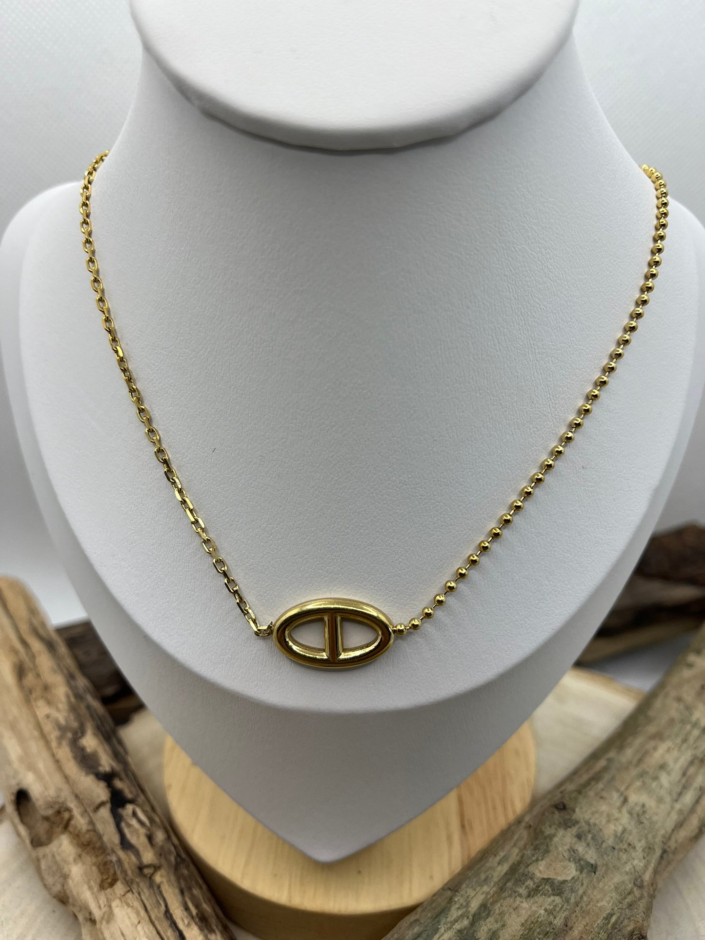 Collier Chaine fine élégant - pendentif style Agrafe - Acier inoxydable dorée ou en Argenté