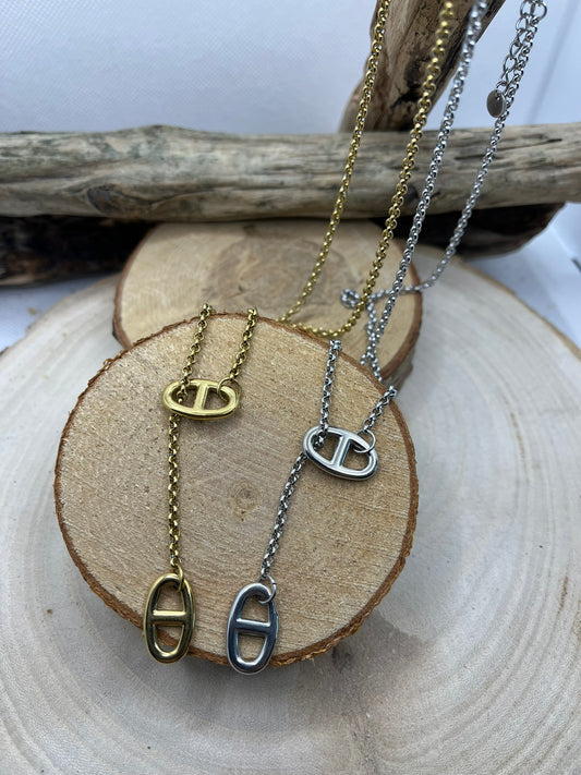 Collier Chaine fine Chic - Pendentif style agrafe - Acier Inoxydable dorée ou de couleur Argent