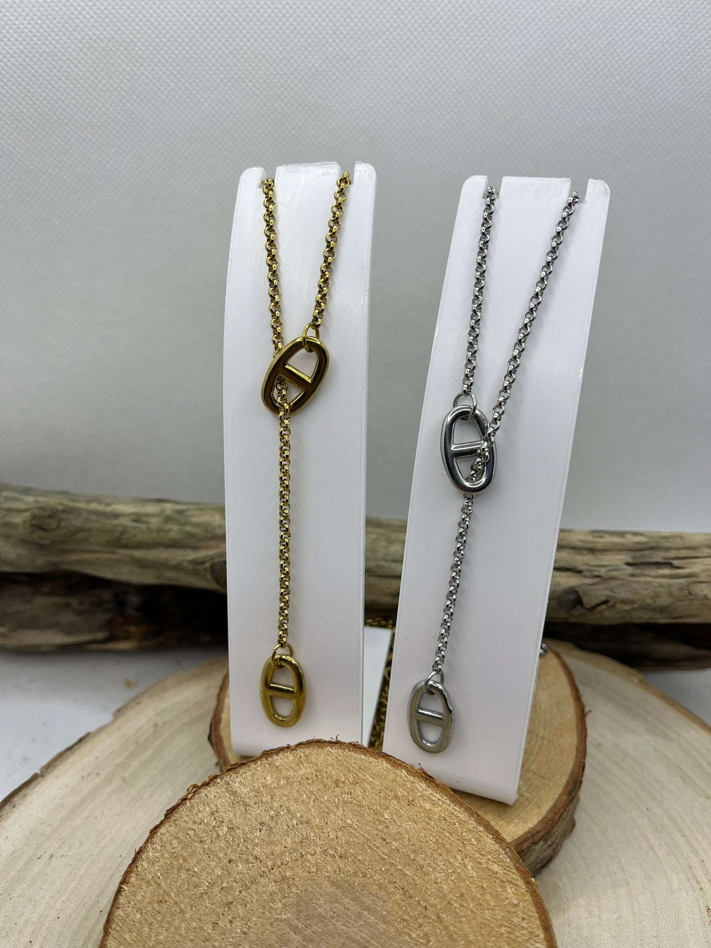 Collier Chaine fine Chic - Pendentif style agrafe - Acier Inoxydable dorée ou de couleur Argent