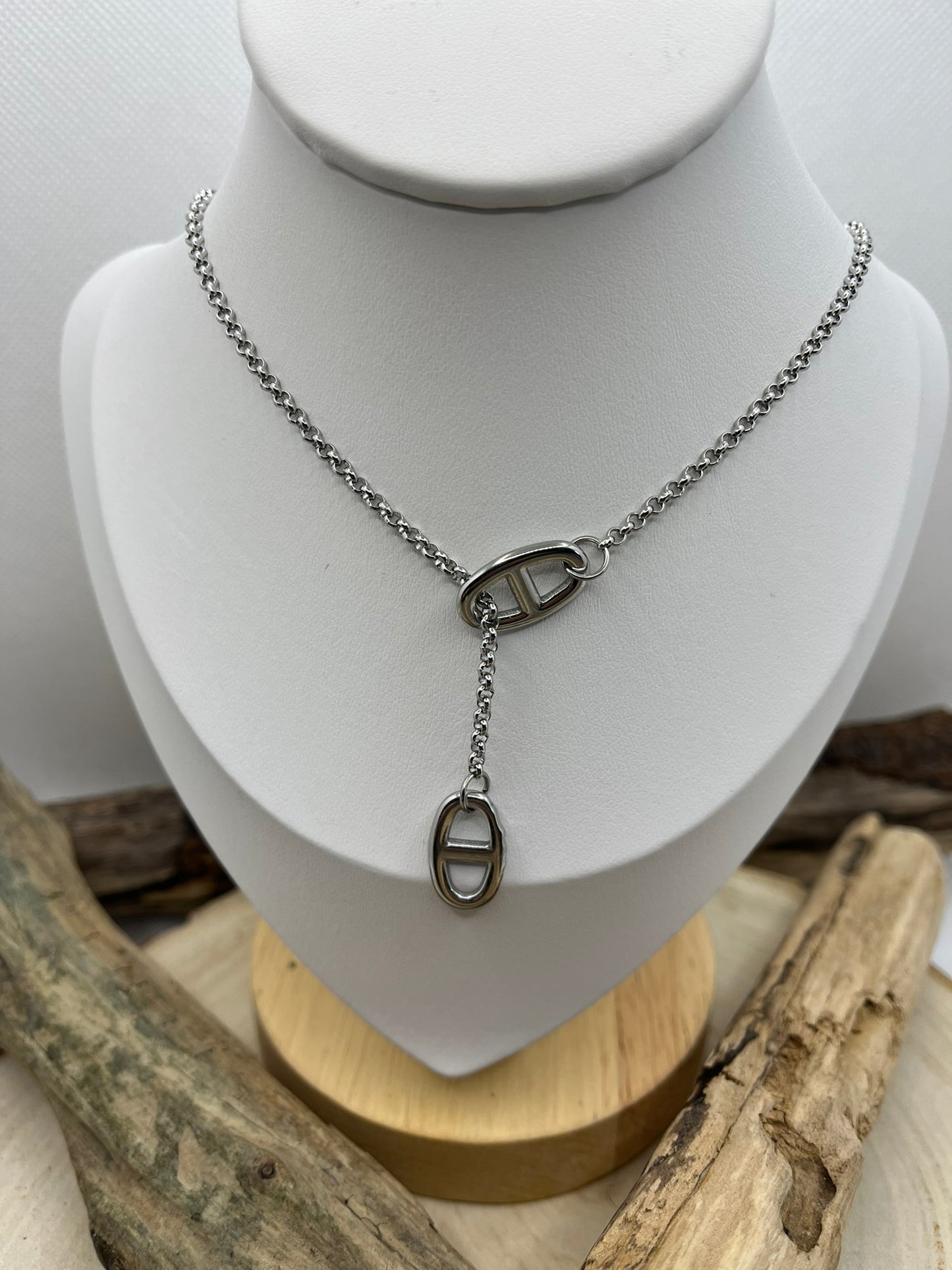 Collier Chaine fine Chic - Pendentif style agrafe - Acier Inoxydable dorée ou de couleur Argent