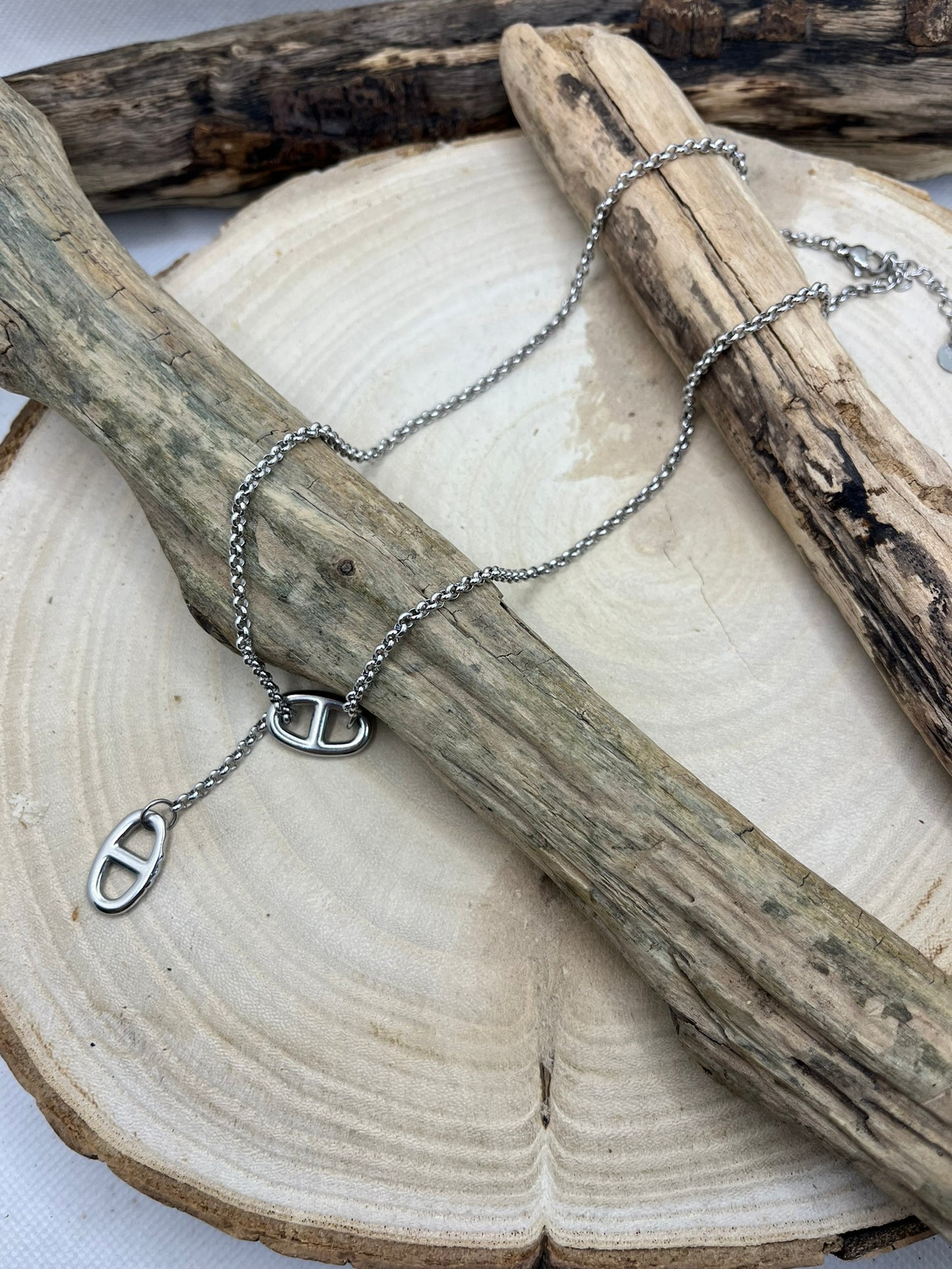 Collier Chaine fine Chic - Pendentif style agrafe - Acier Inoxydable dorée ou de couleur Argent