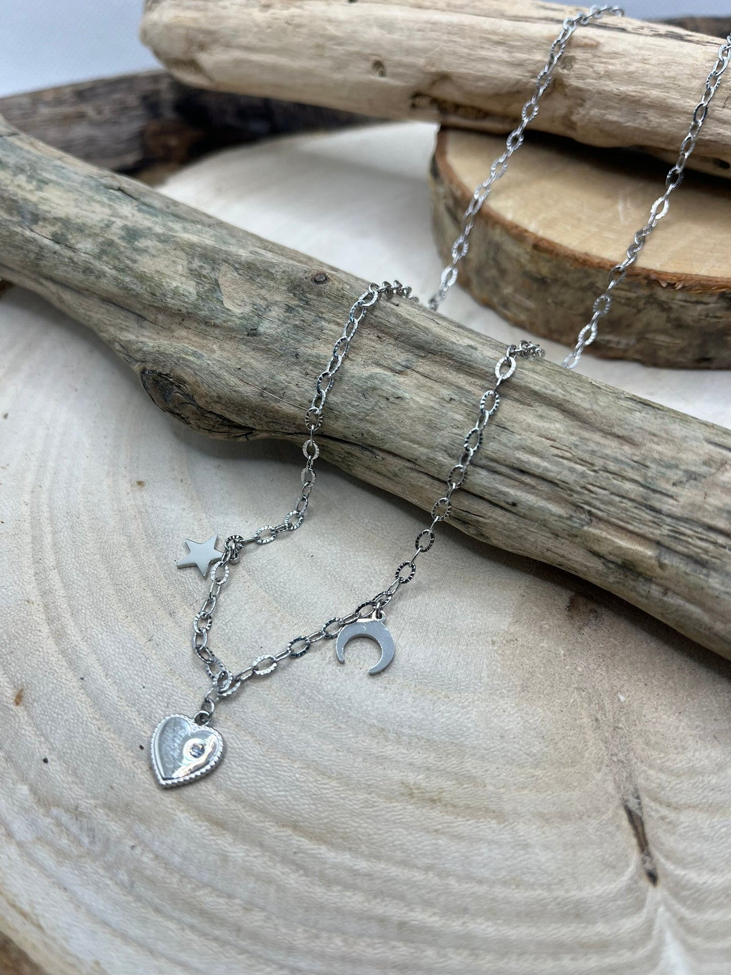 Collier Chaîne fine argenté en acier Inoxydable, Avec ces Pendentif Coeur, étoile, Lune