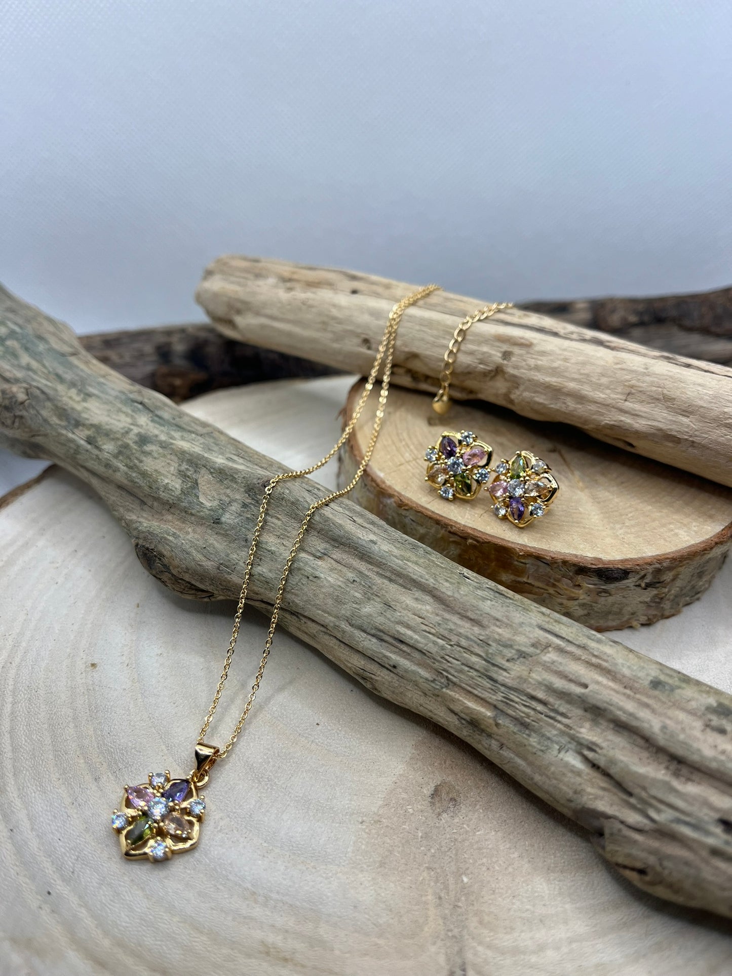 Ensemble Bijoux Femme - Collier chaine + Boucles d'oreilles pendentif fleur ornés de strass - Acier inoxydable Doré