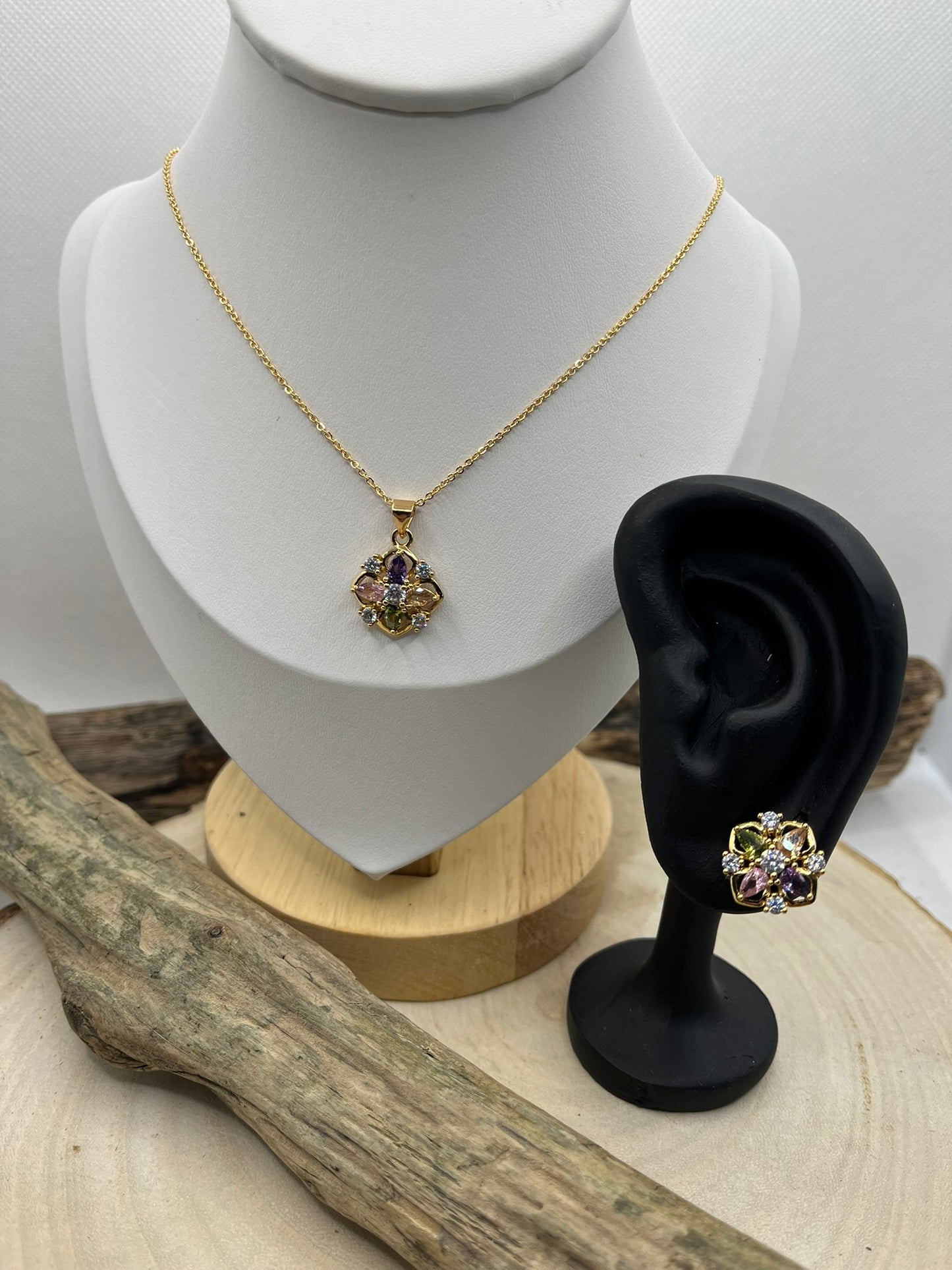 Ensemble Bijoux Femme - Collier chaine + Boucles d'oreilles pendentif fleur ornés de strass - Acier inoxydable Doré