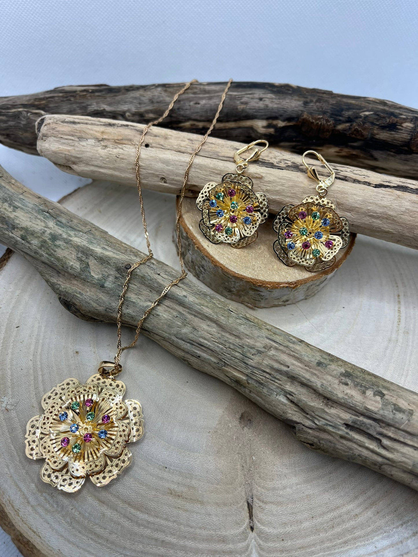 Ensemble Bijoux Femme Collier Chaine + Boucles d'oreilles - Pendentif fleur orné de strass couleur brillant - Acier inoxydable Doré