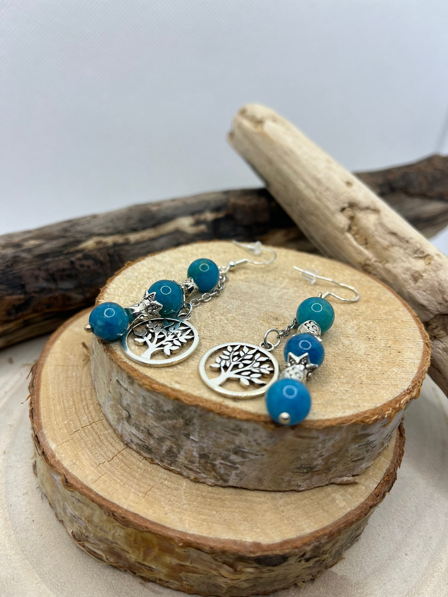 Boucles d'oreilles Pendante en Apatite Bleu et un Pendentif Arbre de vie