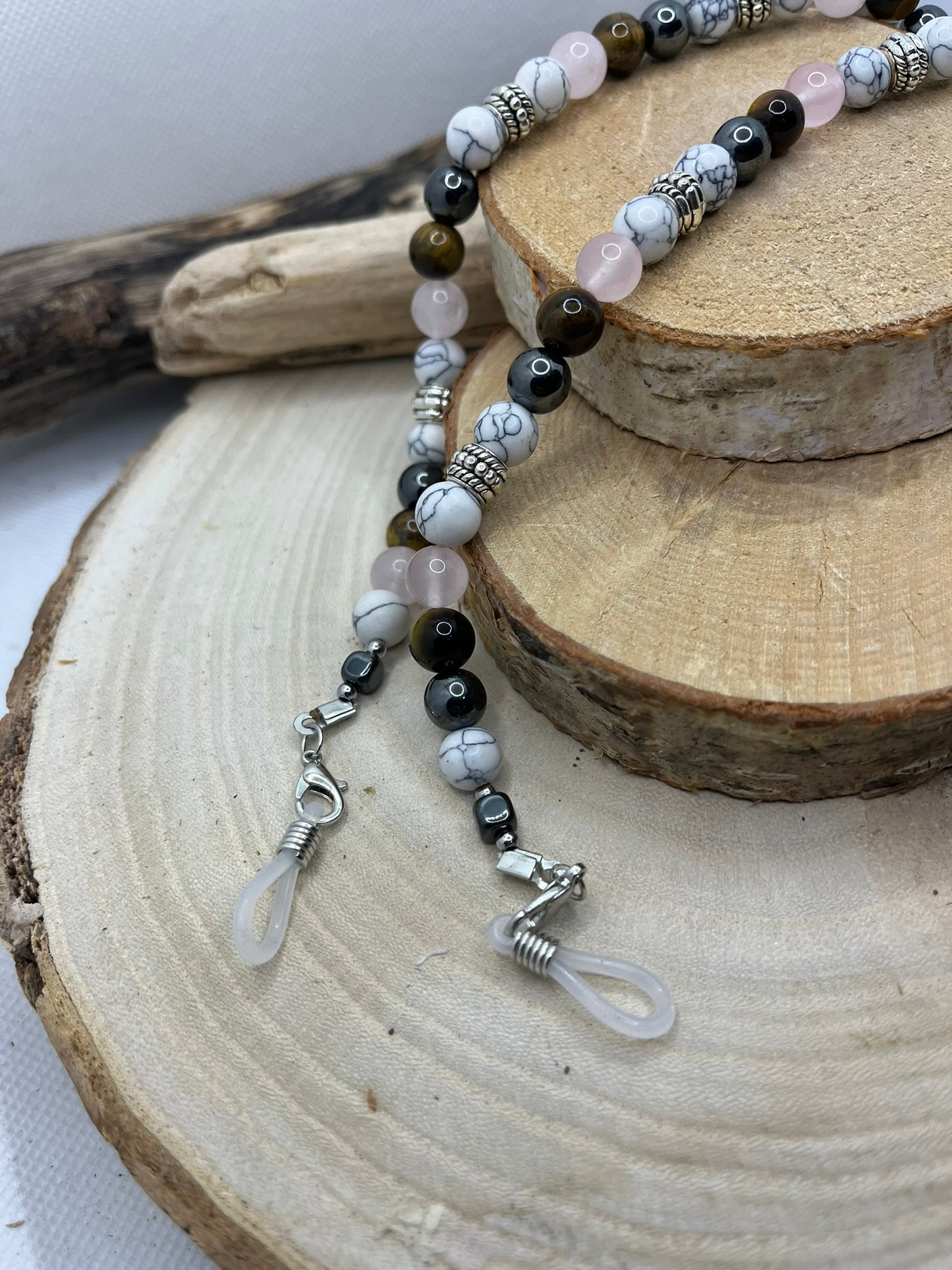 Cordon à Lunette en Perles de Pierres Naturelles - Howlite, hématite, Oeil de Tigre et Quartz rose - Fait Main