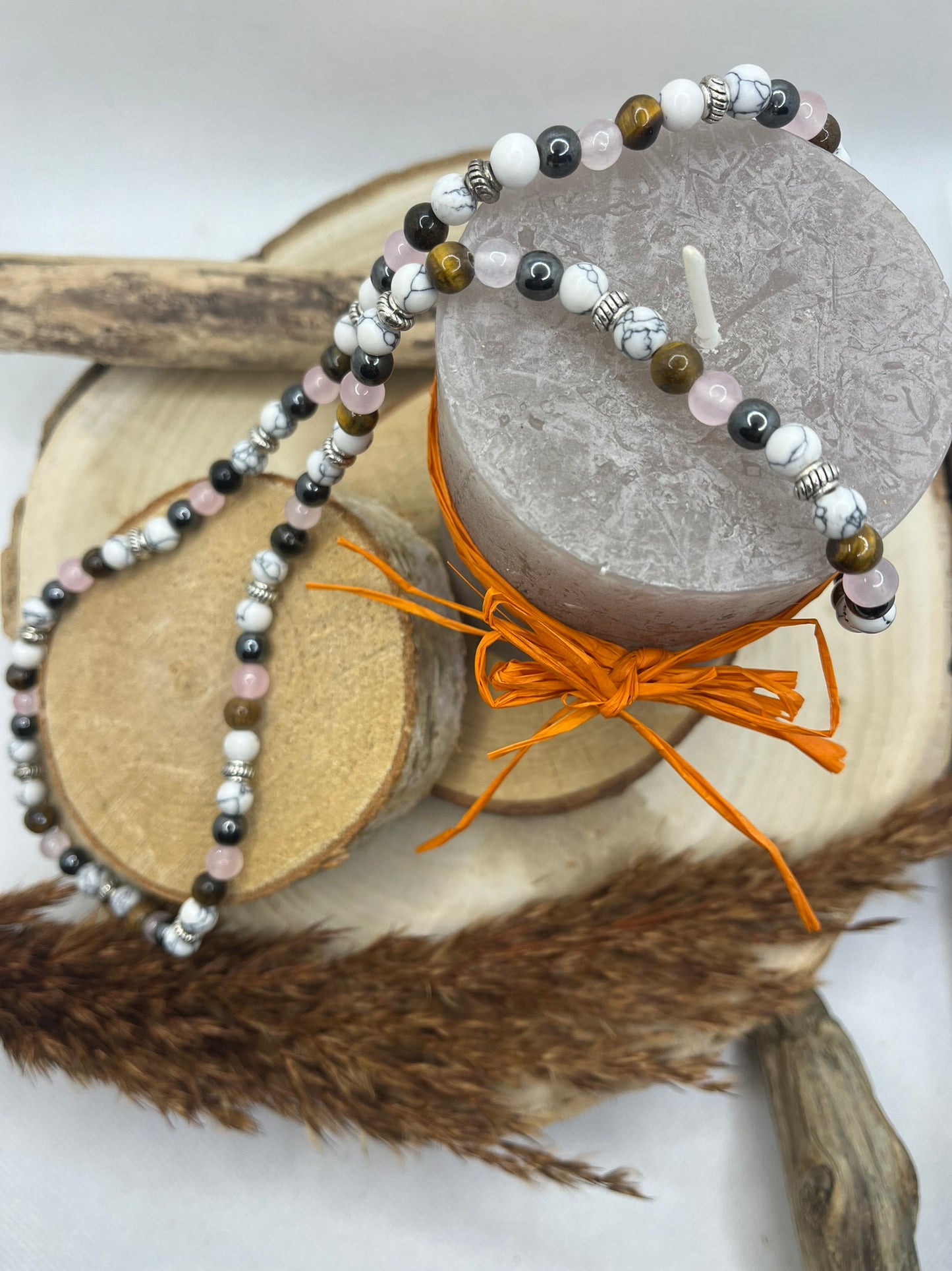 Collier sur élastique Pierre Naturelle Quartz rose, Howlite, Oeil de tigre et hématite
