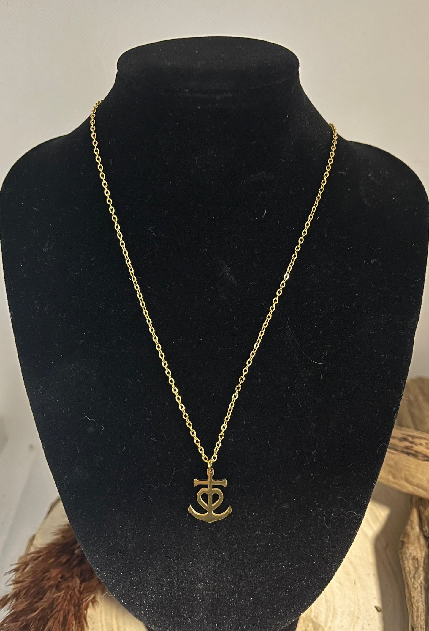 Collier chaine fine Pendentif Crois de Camargue - Acier inoxydable Doré ou en argenté