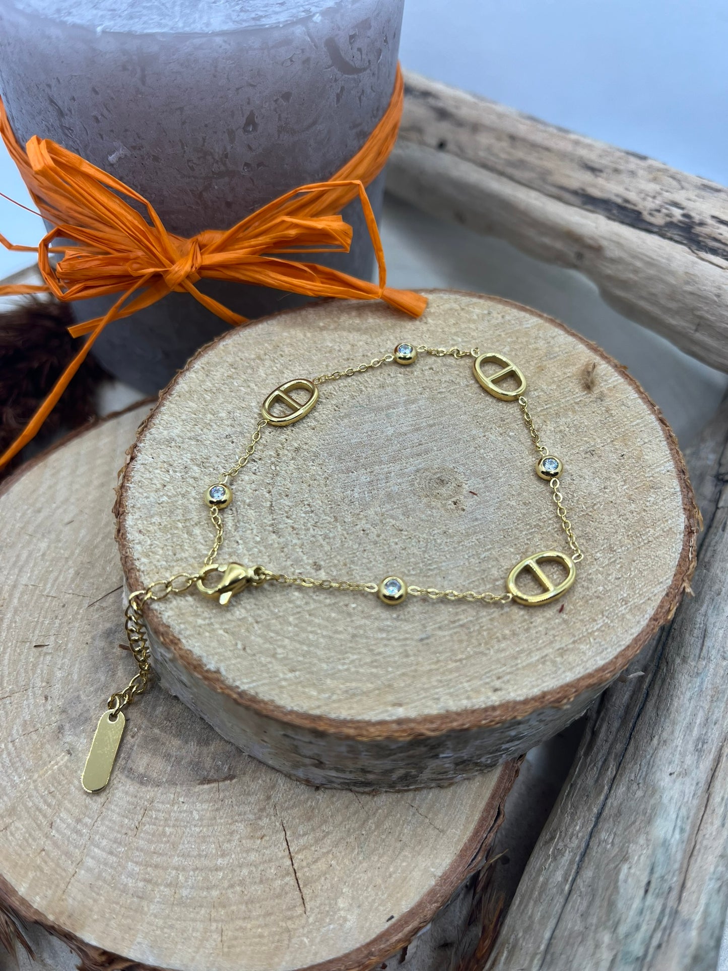 Bracelet mode sur chaine fine avec agrafe et ses strass brillant - Acier inoxydable doré ou en Argenté