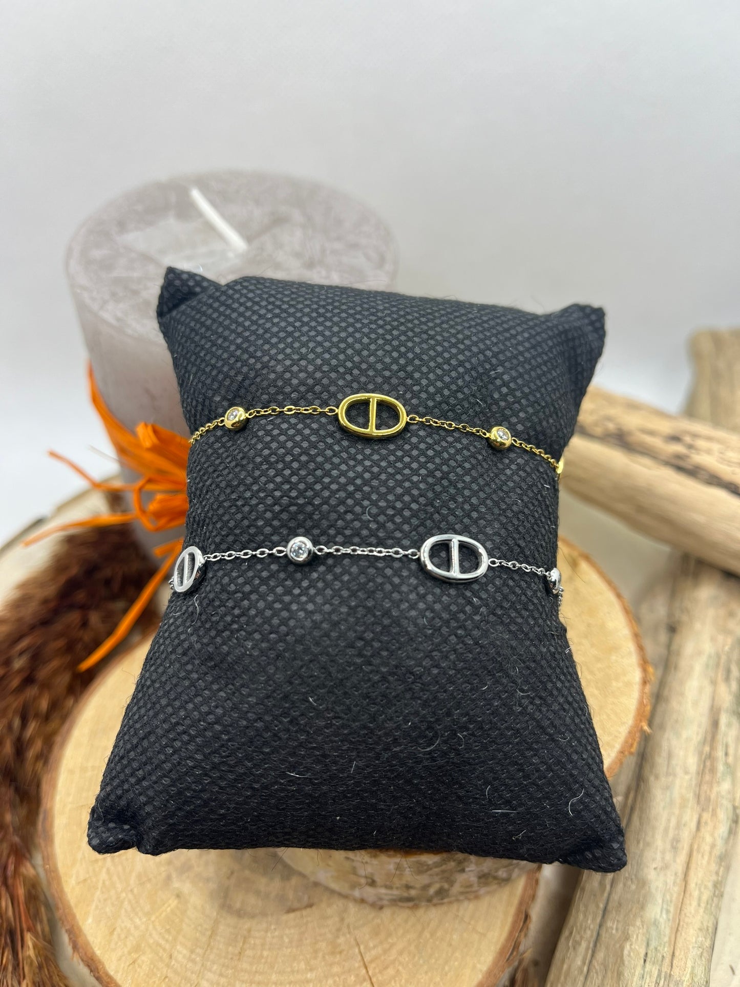 Bracelet mode sur chaine fine avec agrafe et ses strass brillant - Acier inoxydable doré ou en Argenté