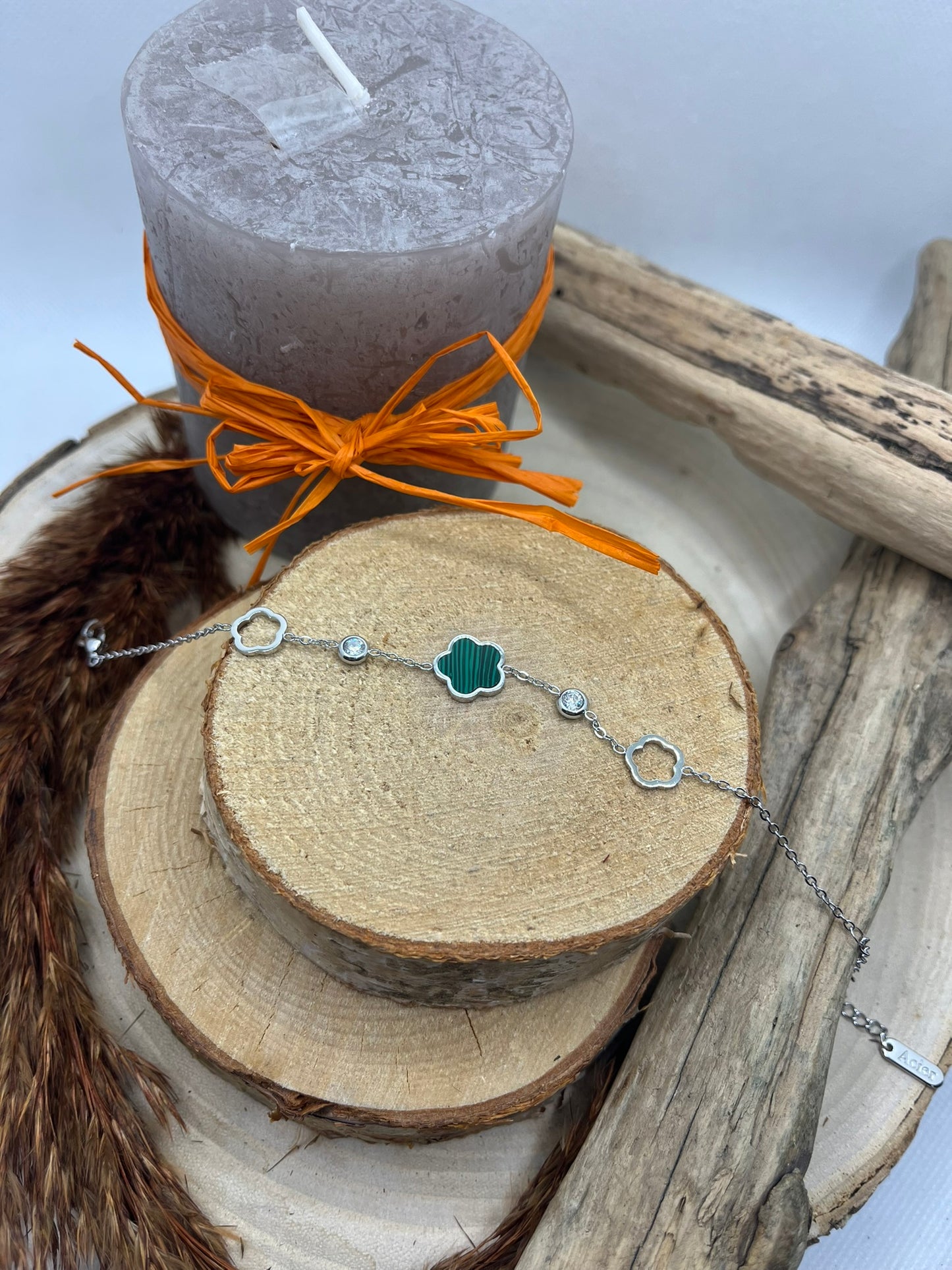Bracelet chaine fine avec ses fleurs dont une couleur verte et ses strass brillant - Acier inoxydable