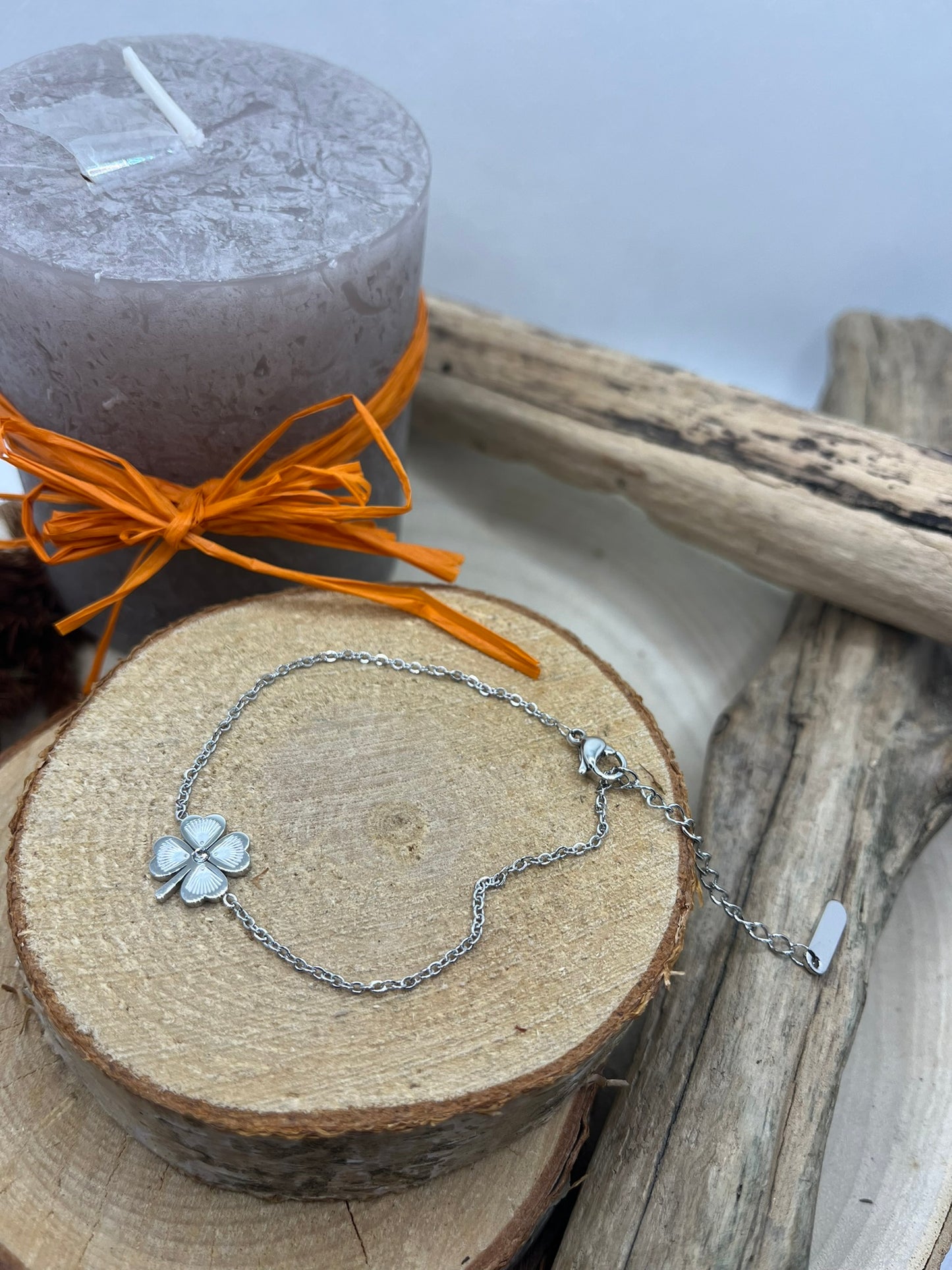 Bracelet chaine fine avec un jolie trèfle - Acier inoxydable Argenté