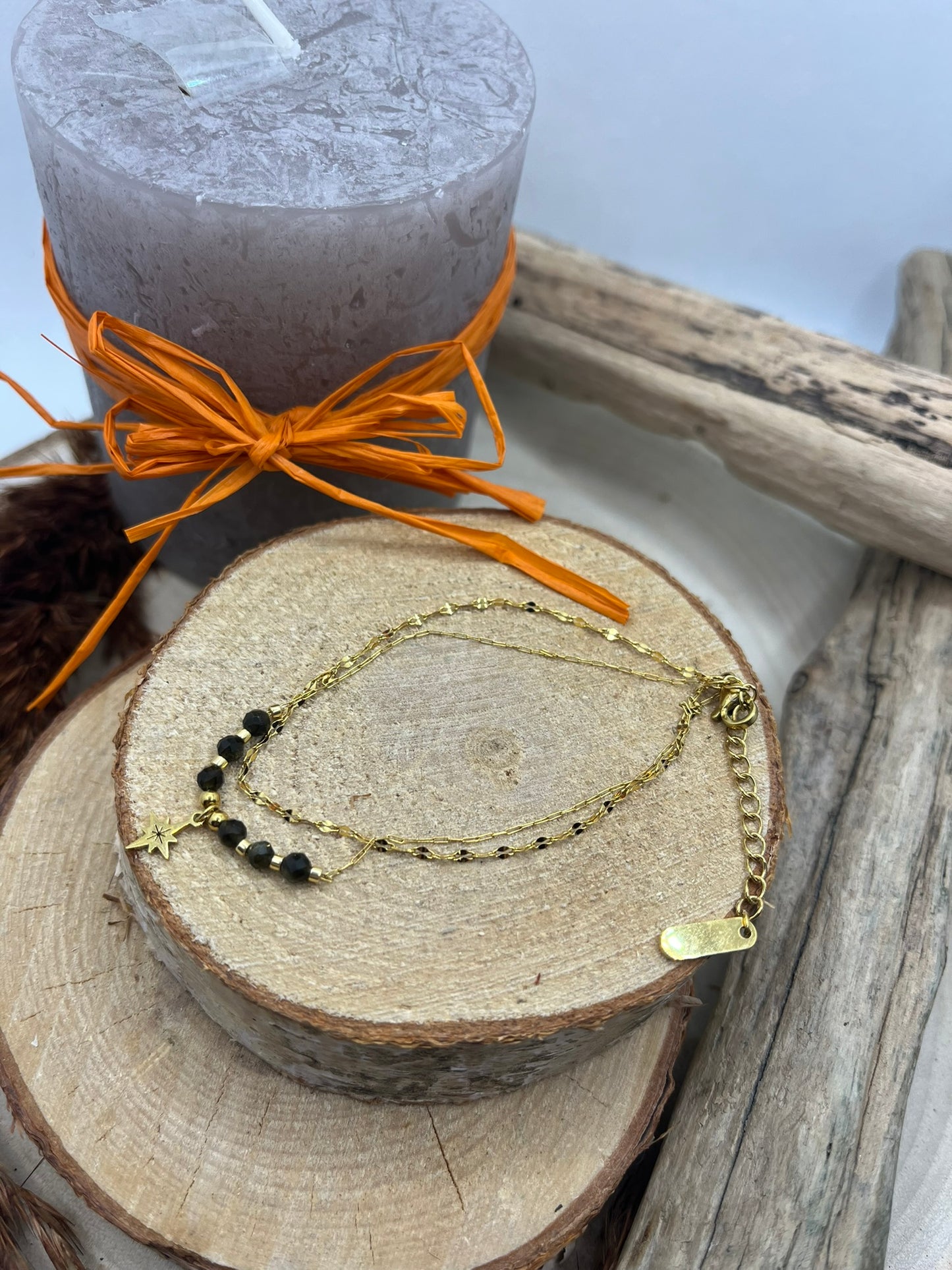 Bracelet sur deux chaine ornés de perles et d'un pendentif - Acier inoxydable Doré