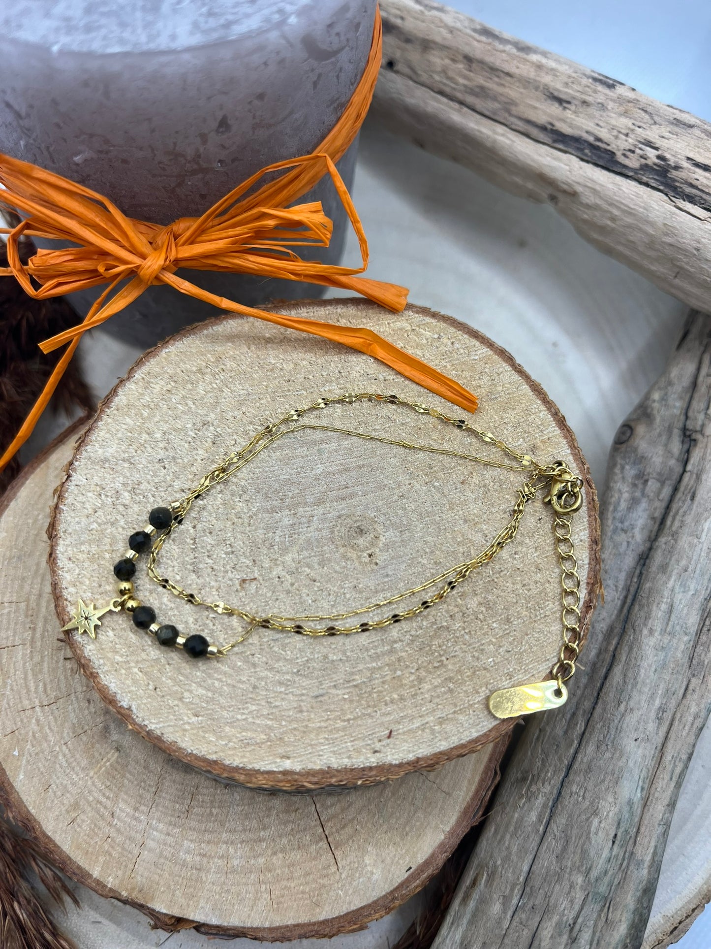 Bracelet sur deux chaine ornés de perles et d'un pendentif - Acier inoxydable Doré