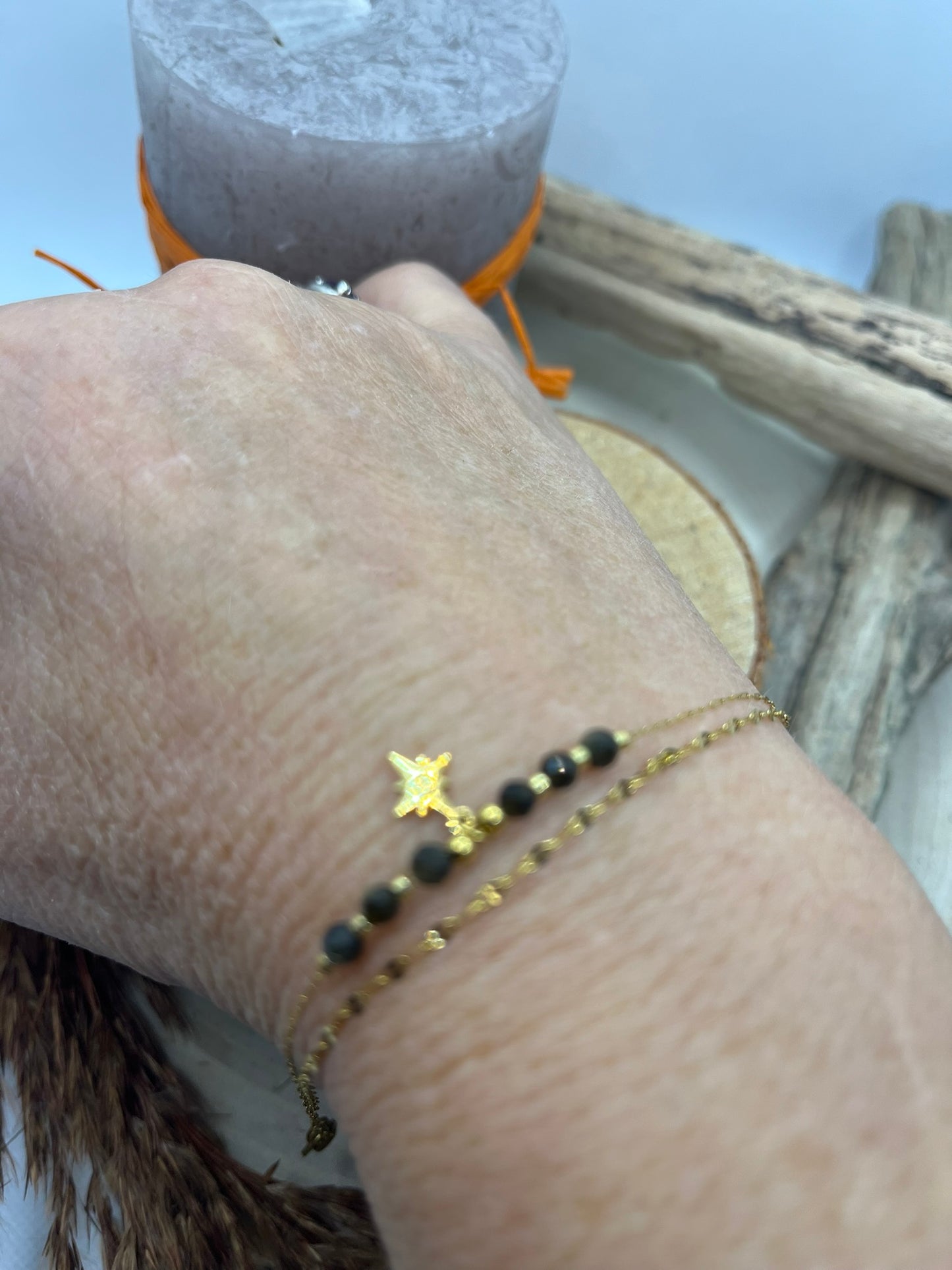 Bracelet sur deux chaine ornés de perles et d'un pendentif - Acier inoxydable Doré