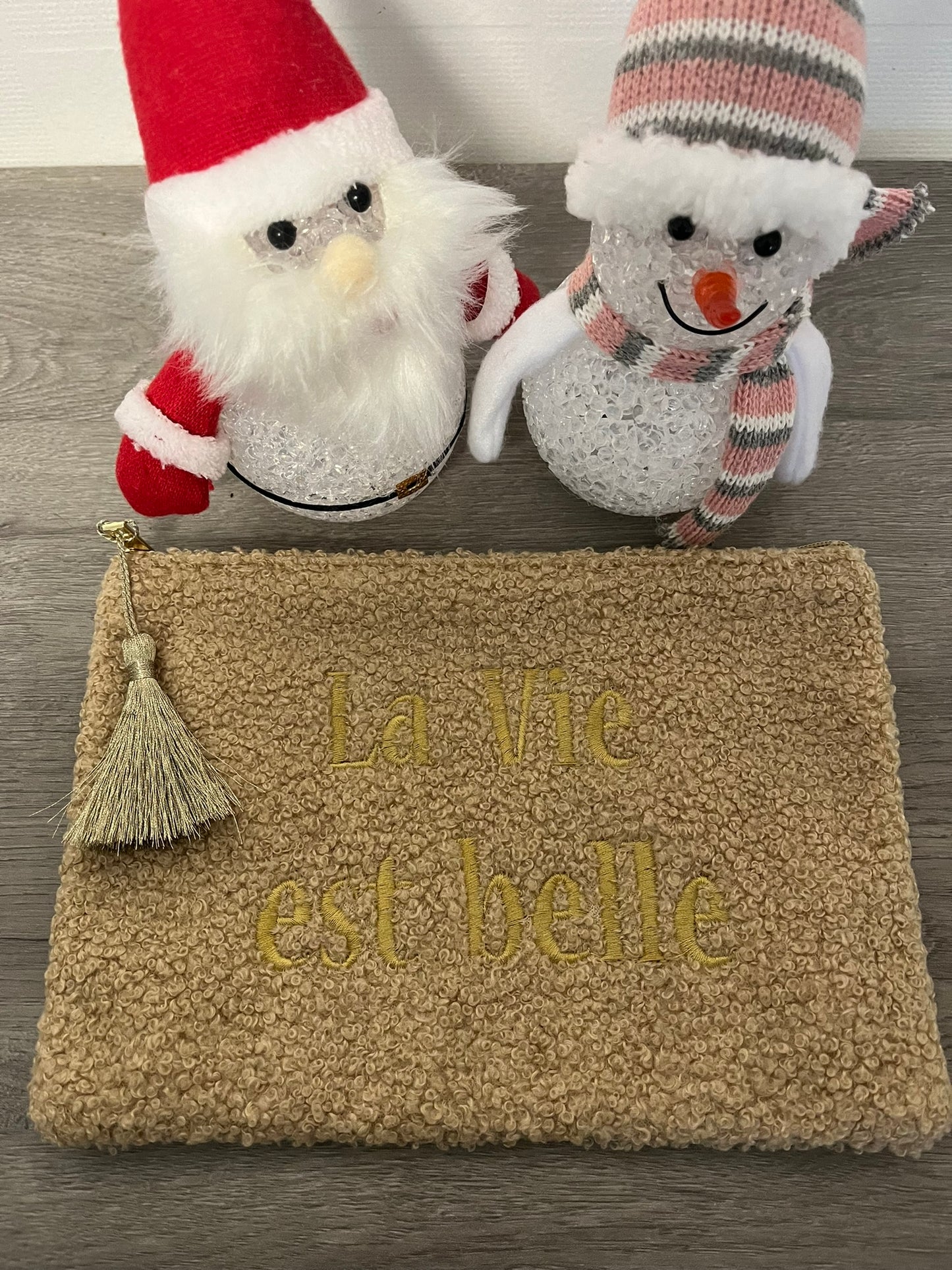 Trousse Pochette à Message ( LA VIE EST BELLE ) douce fausse fourrure avec pompon doré - fermeture éclair, idée cadeau pour femme et pour fille