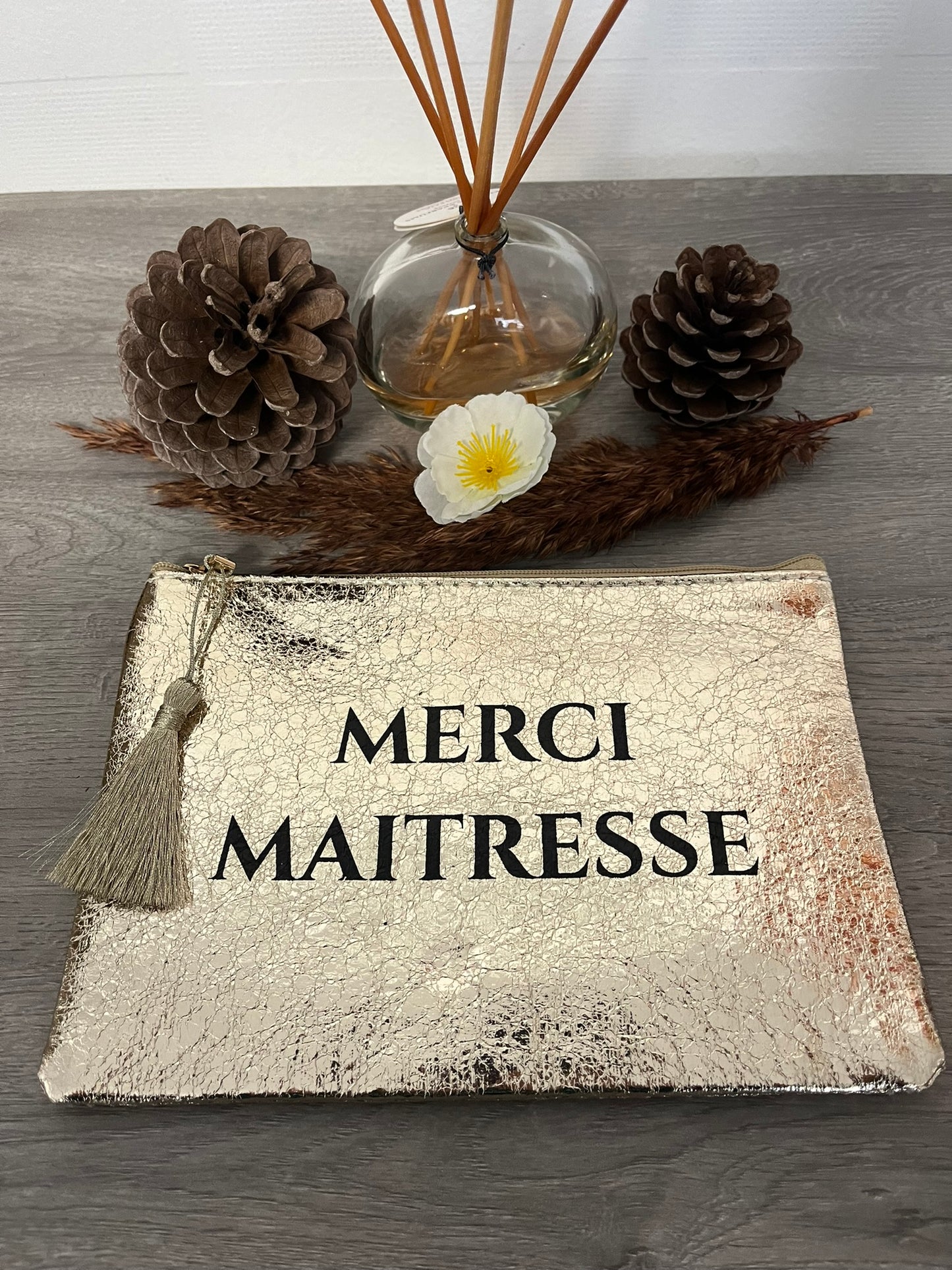 Trousse Pochette à Message ( MERCI MAITRESSE ) avec pompon doré - Fermeture éclair - idée cadeau pour femme et pour fille