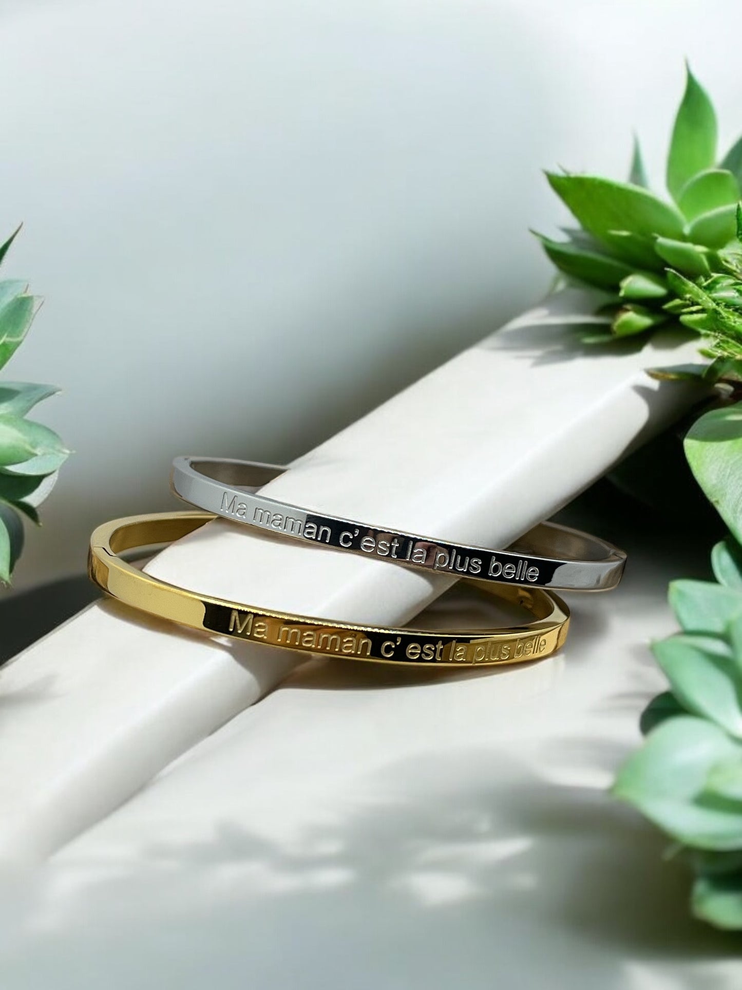 Bracelet Jonc à message ( Ma maman c'est la plus belle ) Acier inoxydable doré ou en argenté