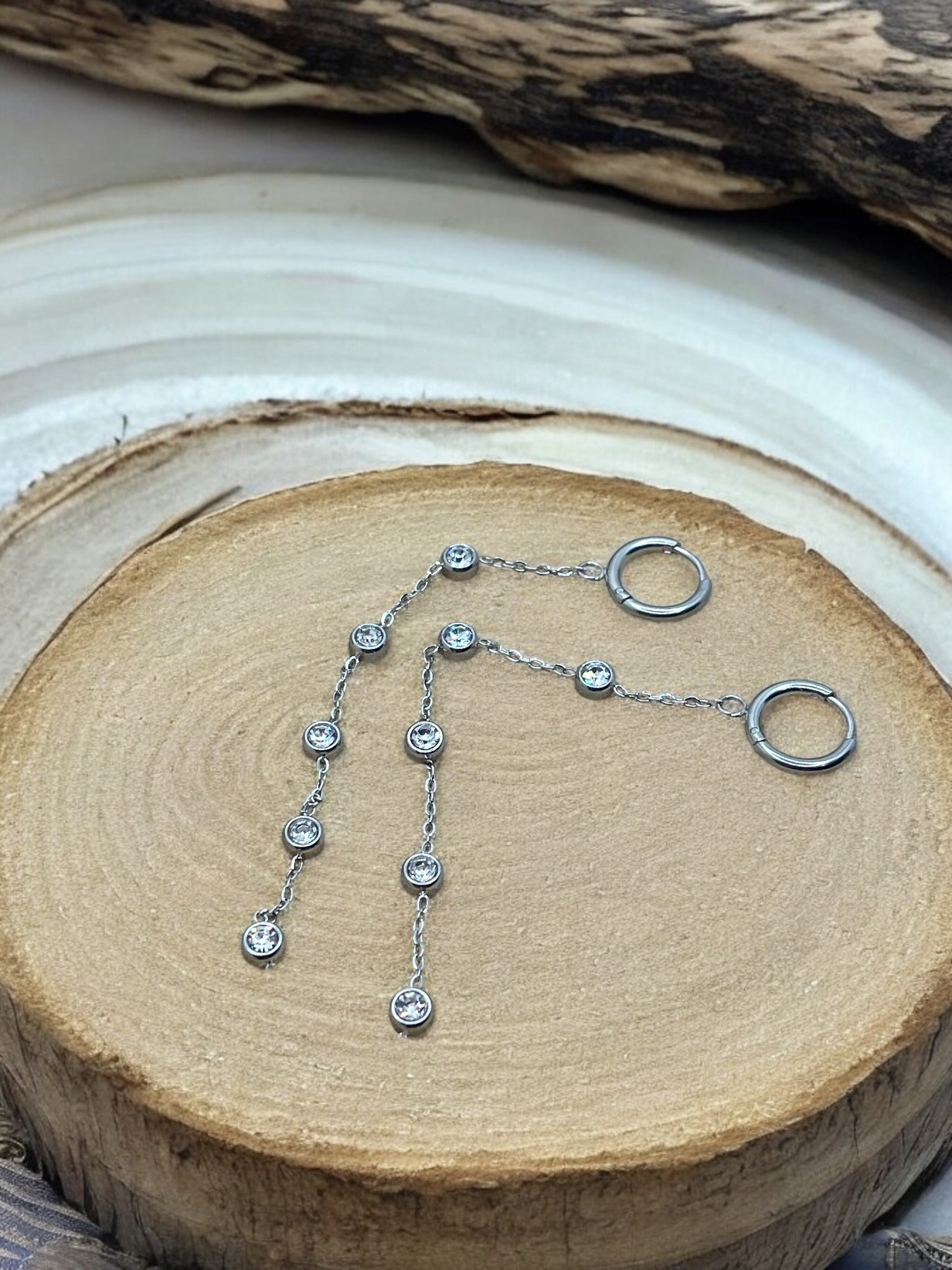 Boucles d'oreilles Chic Pendentif Chaine ornés de strass brillant - Acier inoxydable Doré ou Argenté